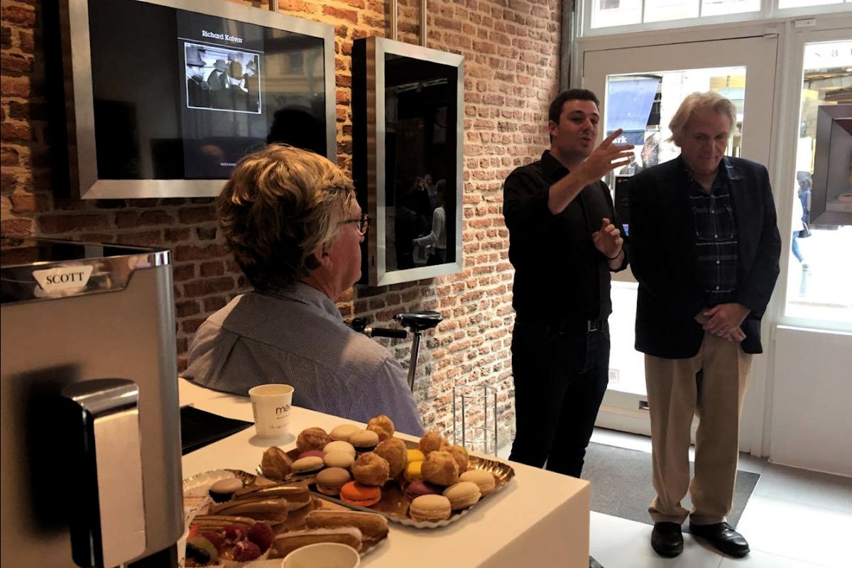 A droite, Richard Kalvar